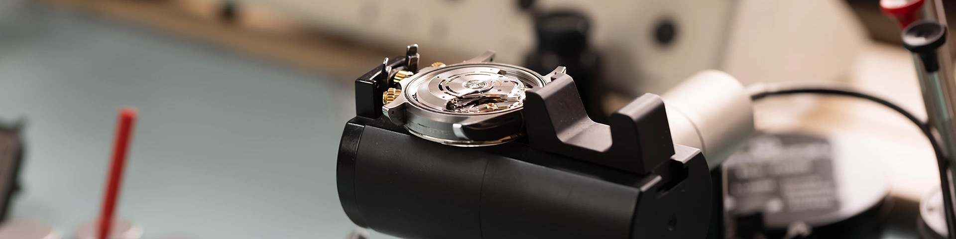 ewcWatchServiceCenter_banner