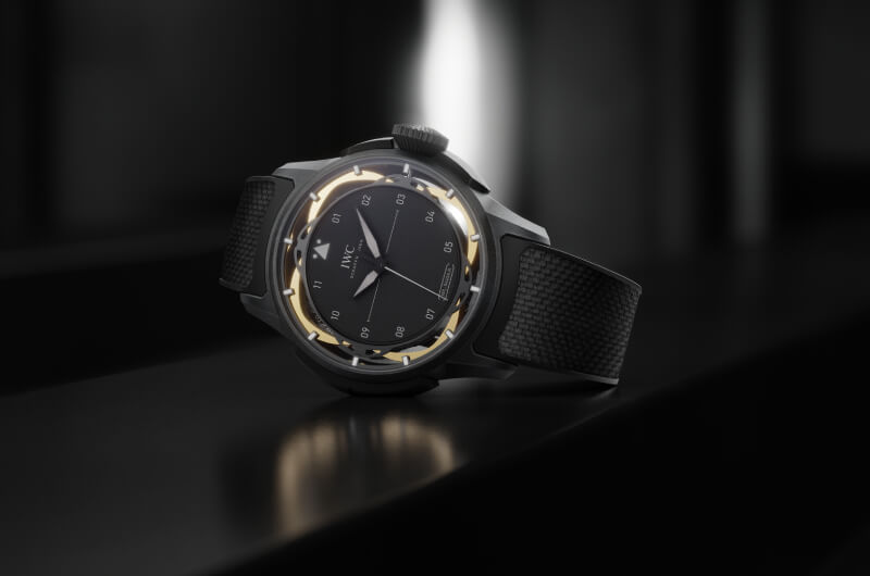 IWC万国表推出大型飞行员腕表 SHOCK ABSORBER XPL